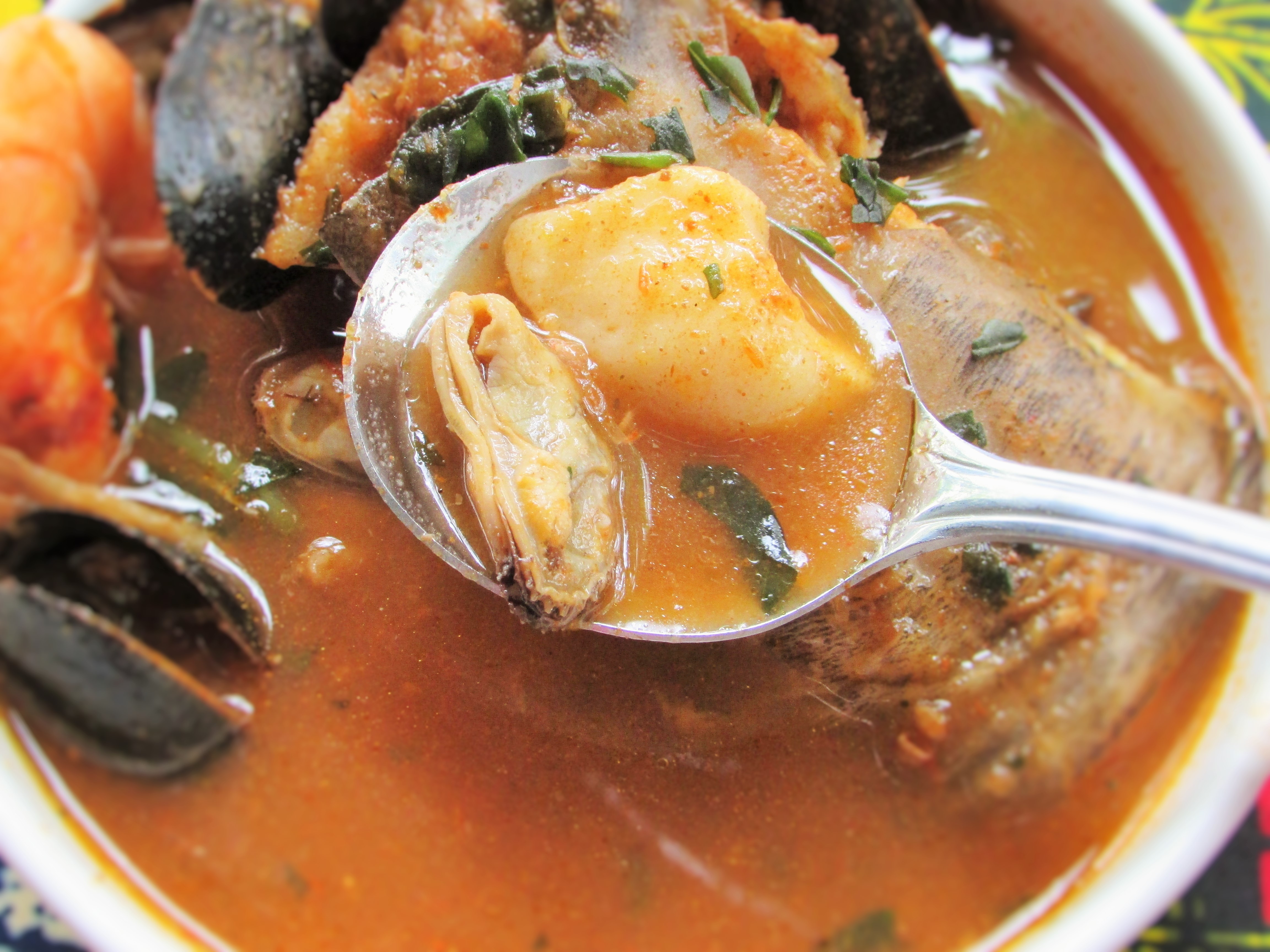 Cat Fish and Seafood Pepper Soup(Ghana meets Nigeria) Nigerian Lazy Chef